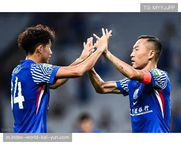 吴曦特谢拉搭档中场 申花核心组合串联攻防转换 吴曦特谢拉搭档中场 申花核心组合串联攻防转换